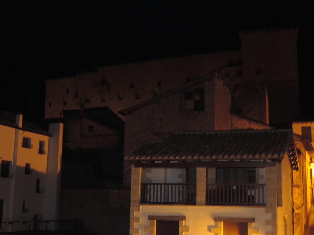 Apartamentos Turisticos El Refugio Мора де Рубиелос Екстериор снимка